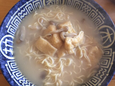 油揚げとしめじのラーメン